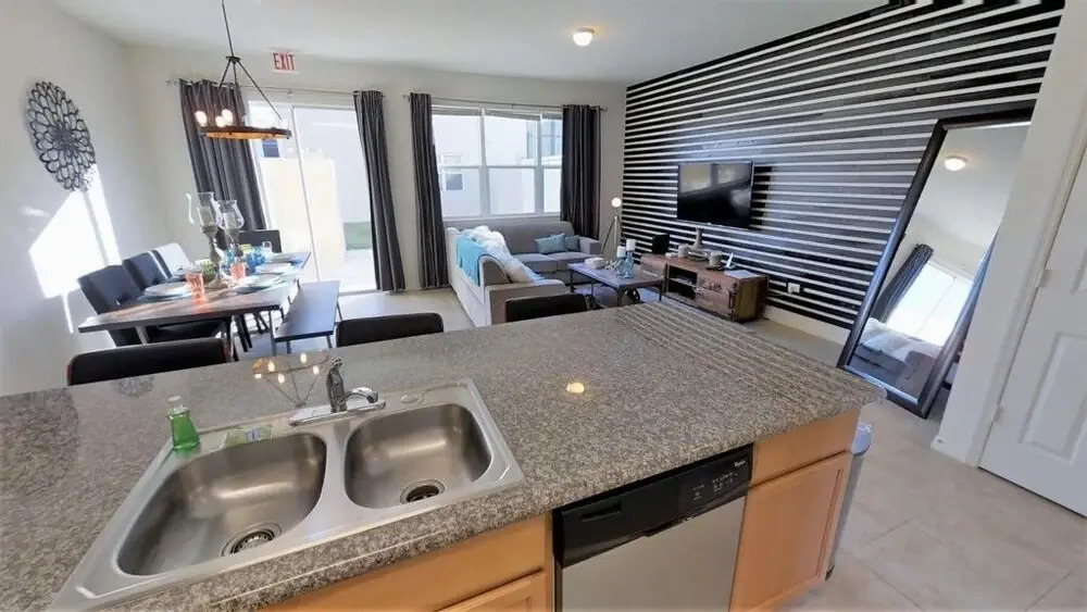 ACO FUN – 4 bd Townhome (1610)