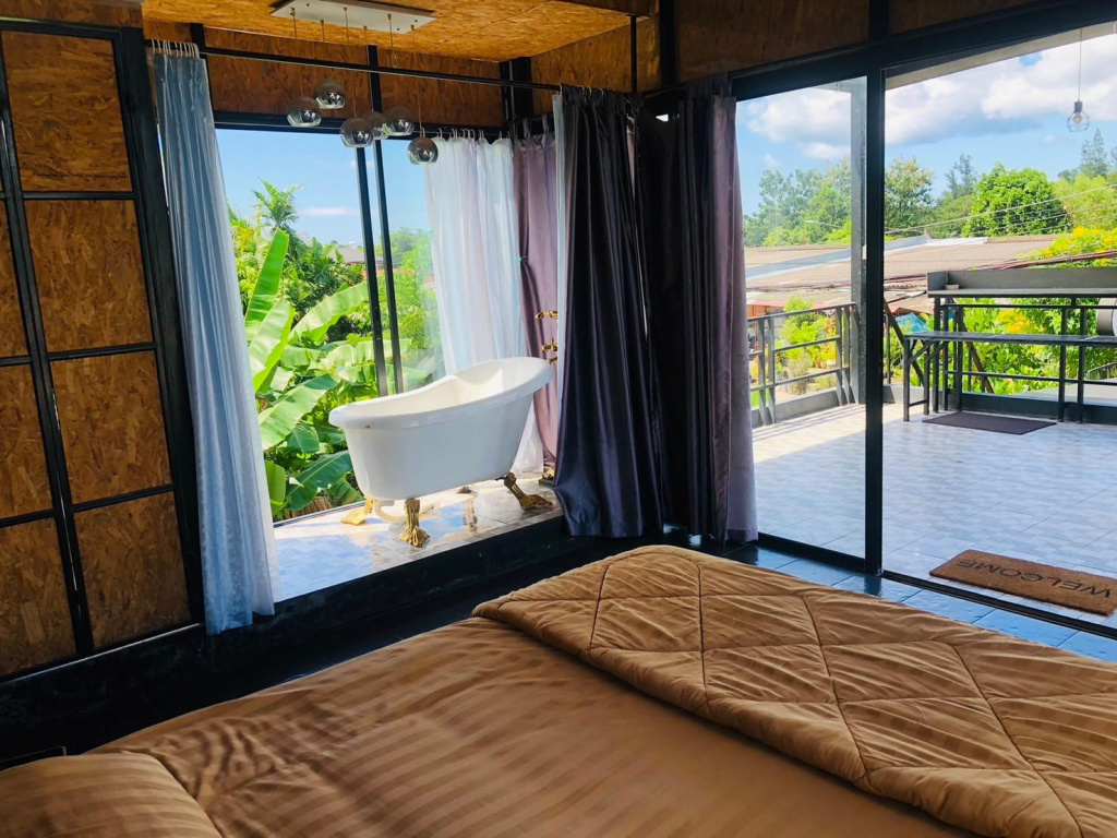 Near Beach Hostel - Adults Only