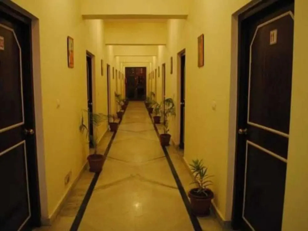 Hotel Ambika Palace
