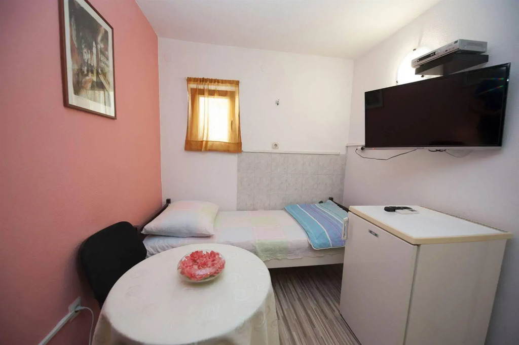 Damira Rooms