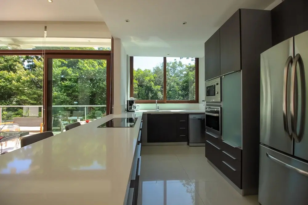 Apt in Exclusive Building by Olahola
