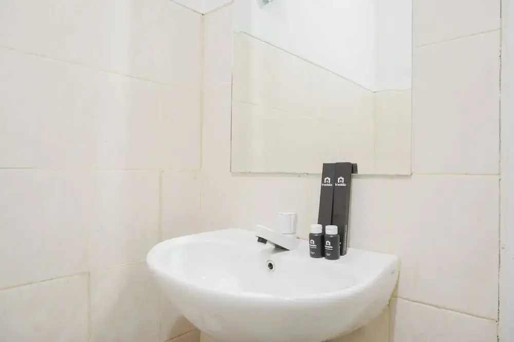 Comfort And Cozy Living Studio At Park View Condominium Apartment