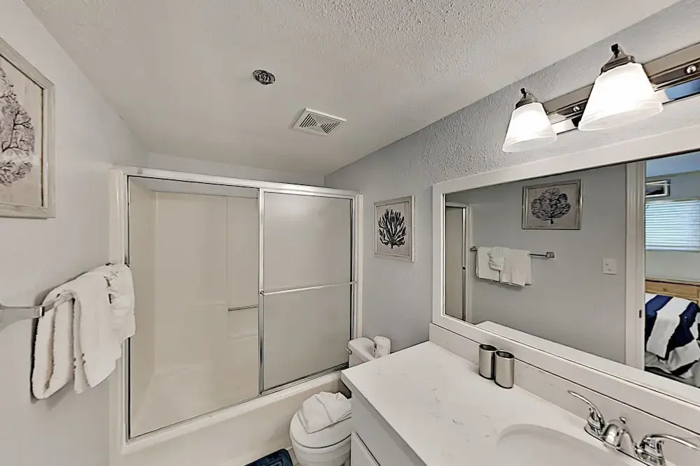 Walkable Gulf-front Perch: Oversize Balcony & Pool 2 Bedroom Condo