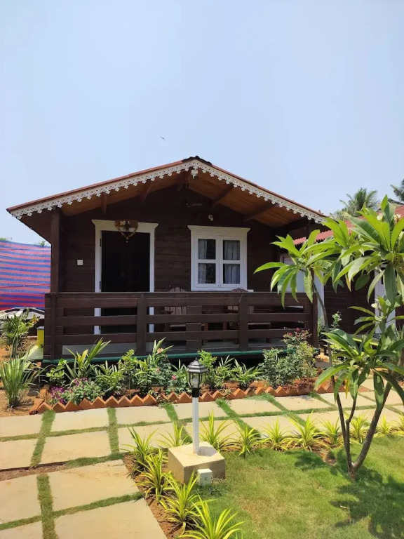 B R Cottages, 200 meters from Patnem Beach