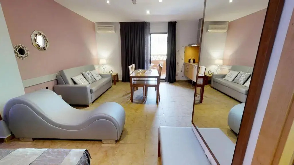 Leo Punta Umbria III - Adults Only
