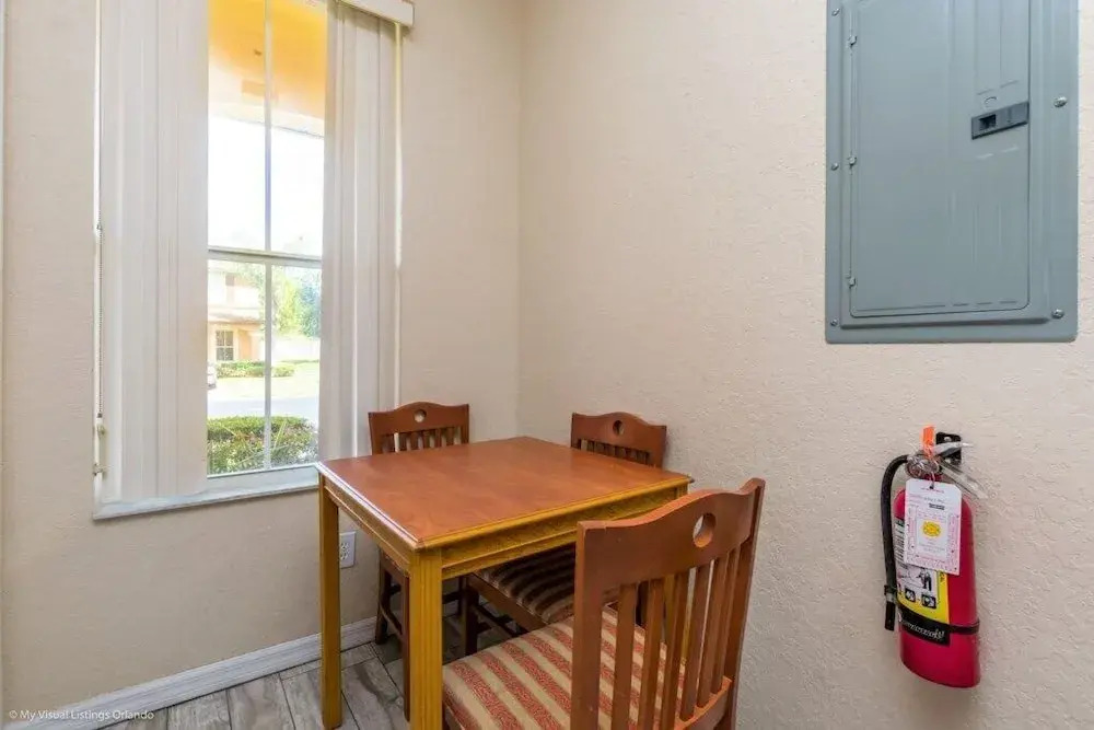 2735calab 4 Bedroom Townhouse