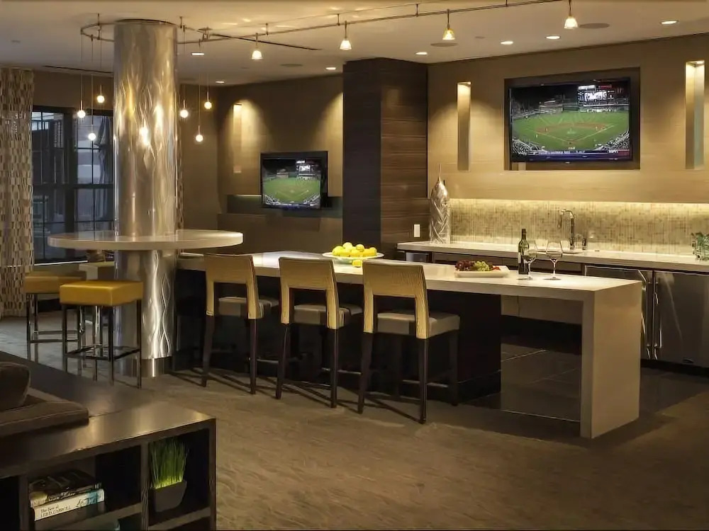 BOQ Lodging-Ballston