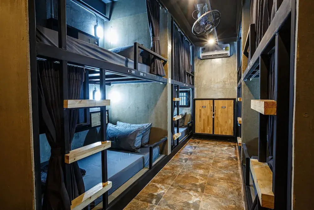Episode 11 Hostel Sukhumvit