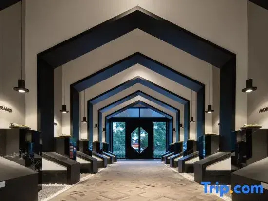 The GiorgioMorandi Hotels F (Qufu's Temple and Cemetery of Confucius and Kong Family Mansion)