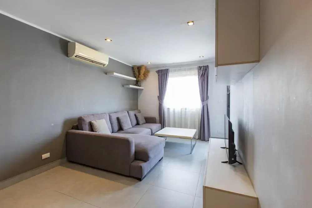 Modern Condo - 1BR T1 -501