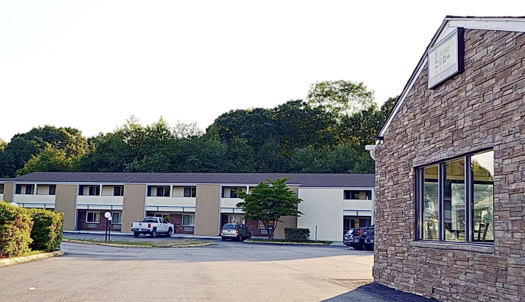 Flagship Inn & Suites