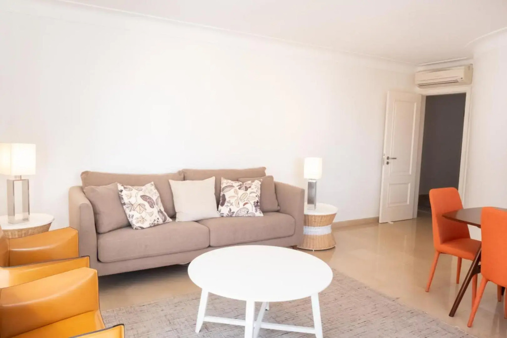 Stylish and Beautiful Apartment with Parking 24 by Lisbonne Collection