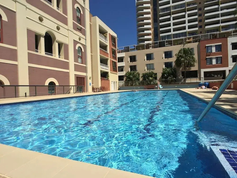 Ample Space In This 1 Bed Apt Also With Pool/Gym