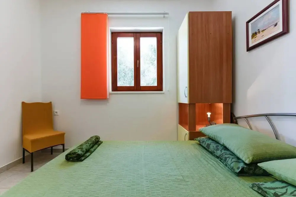 Nearby Beach, Modern Apartment Arena