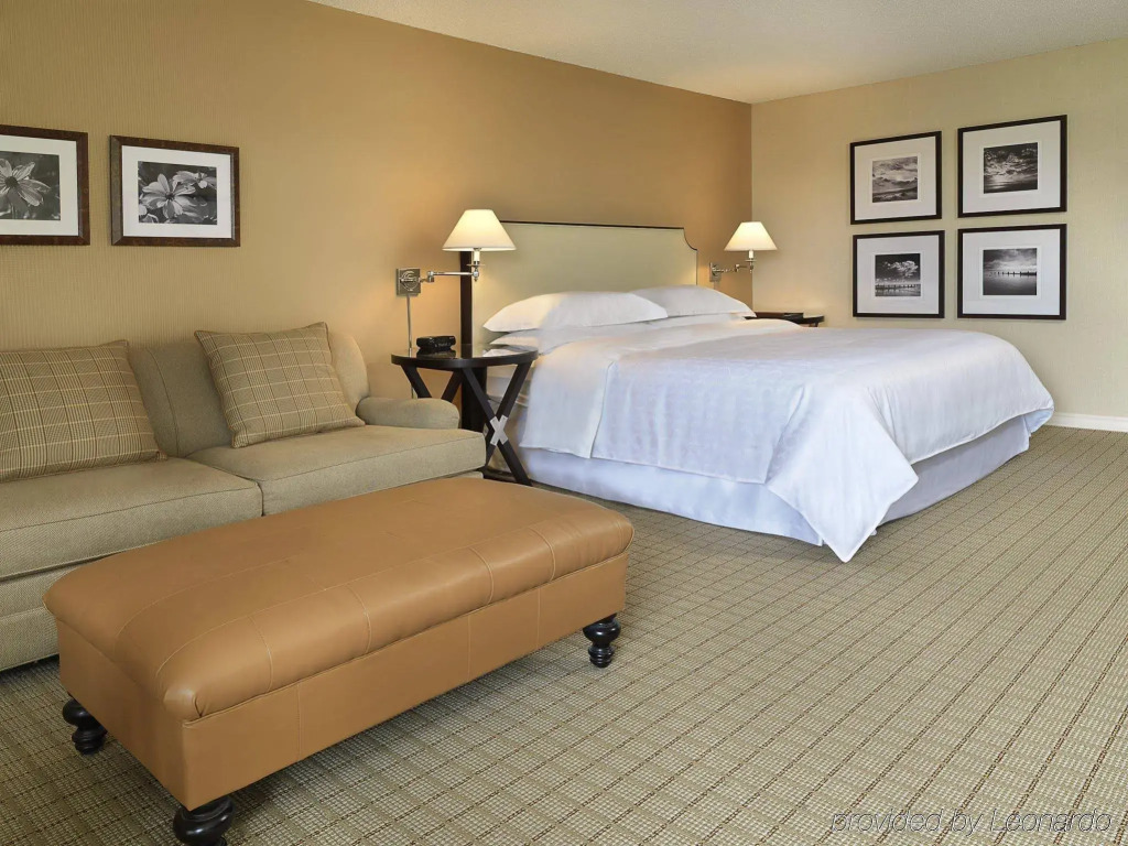 Sheraton Westport Chalet Hotel St. Louis