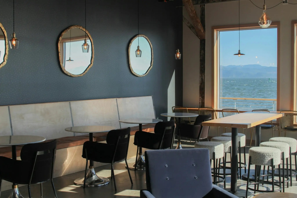 Bowline Hotel