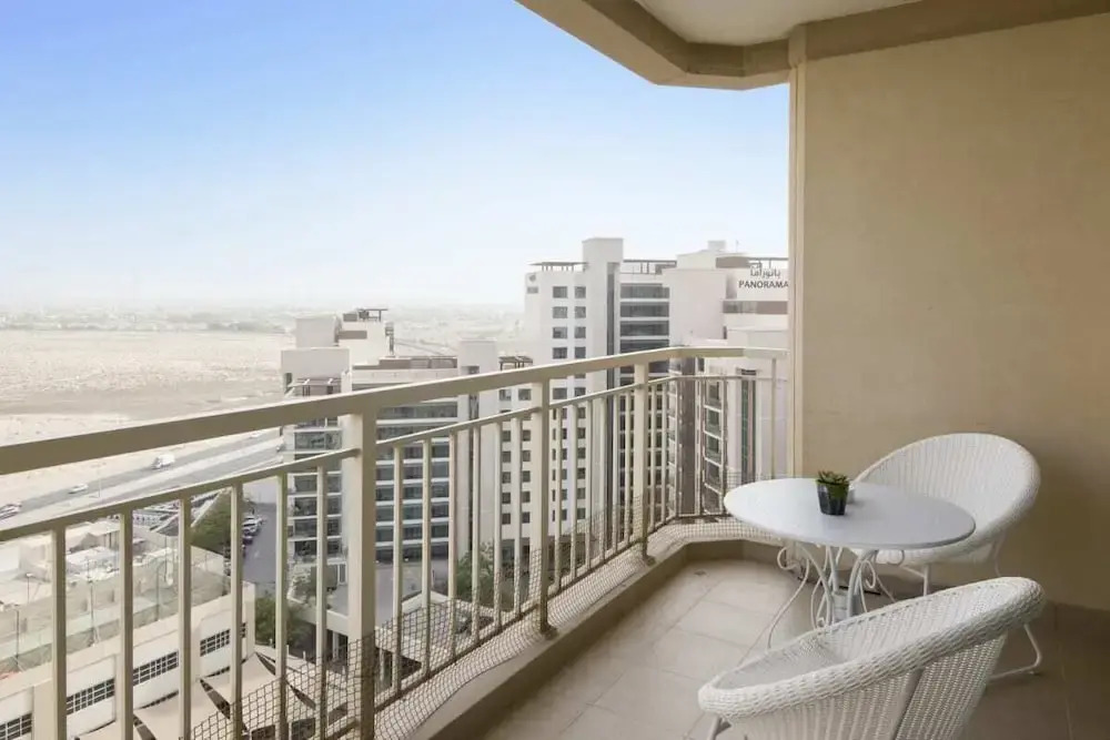 Spectacular Apartment in The Views