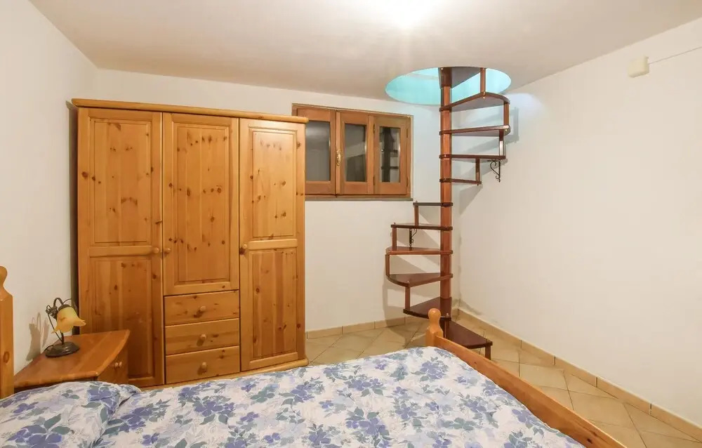 Stunning Home In Scaterina Di Pittinur
