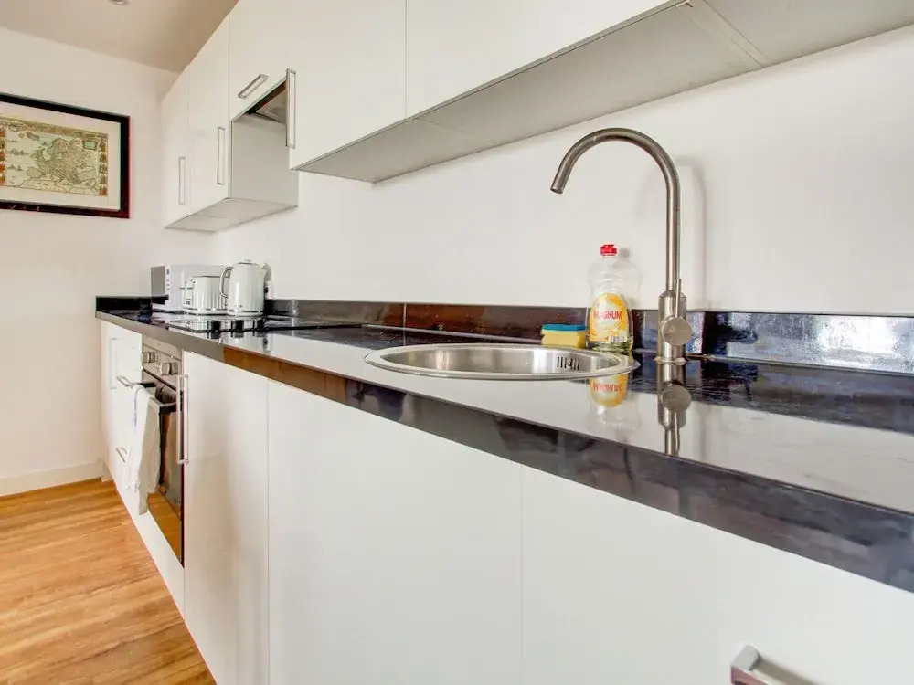 Plush Apartment in Manchester Near IWM North