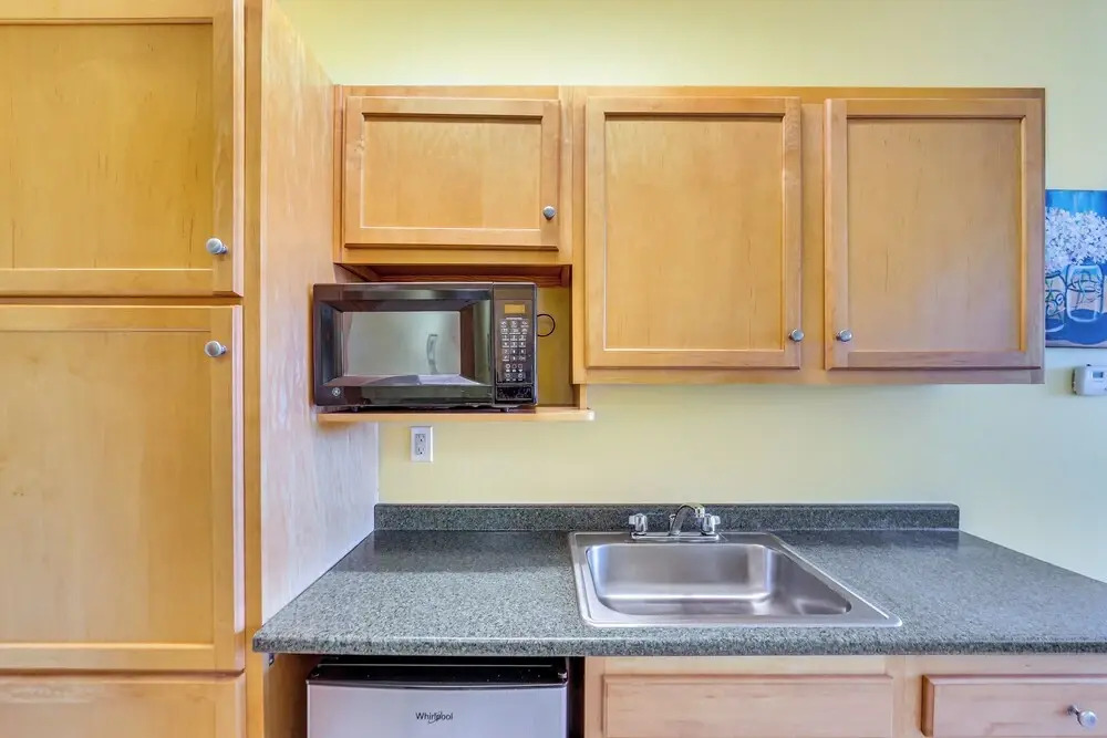 1 Mi to Allegheny River: New Kensington Studio!