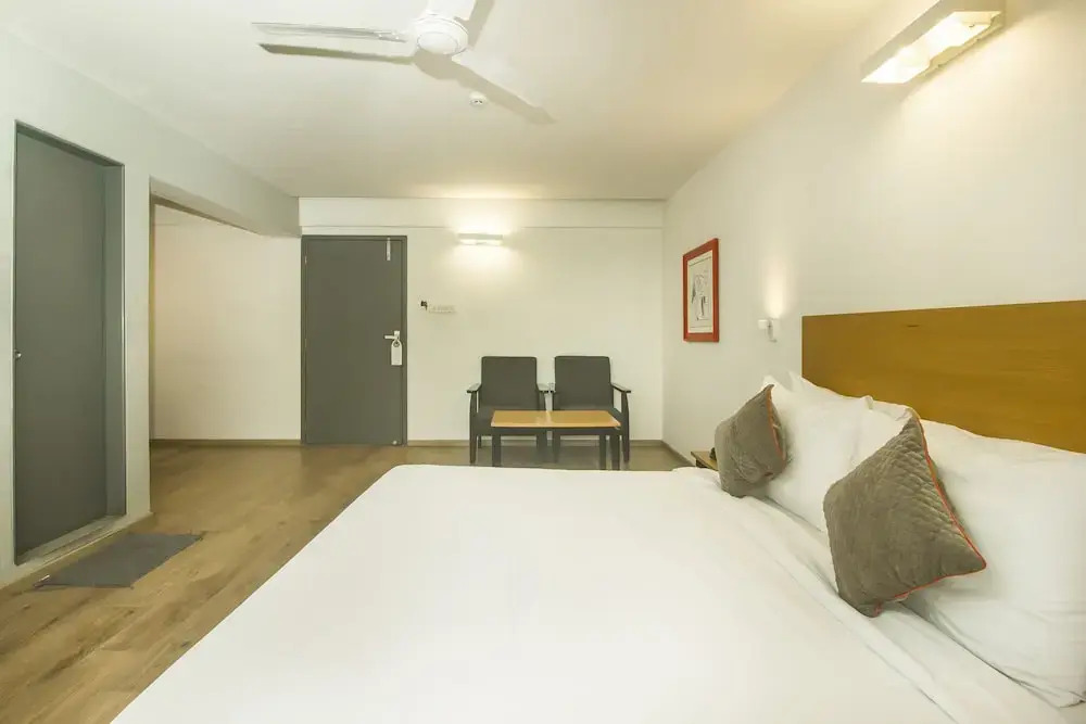 Super Townhouse Bombay Exhibition Centre Goregaon