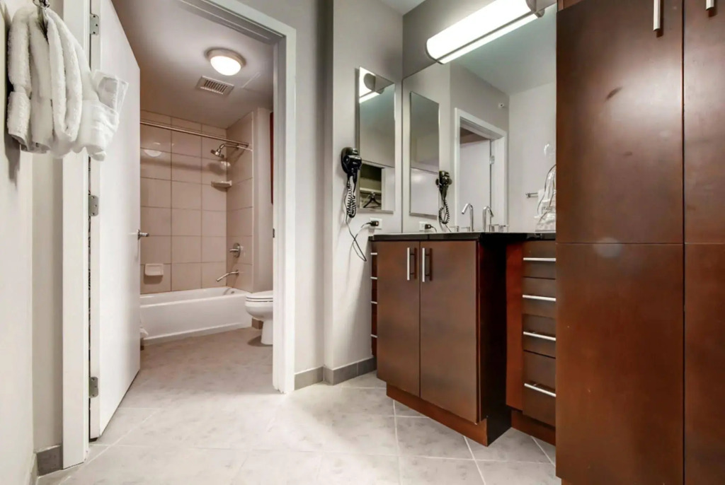 Global Luxury Suites at the National Mall