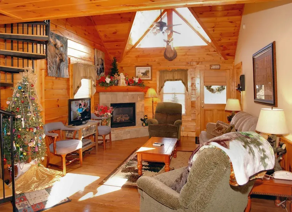 Almost Bearadise #289 by Aunt Bug's Cabin Rentals