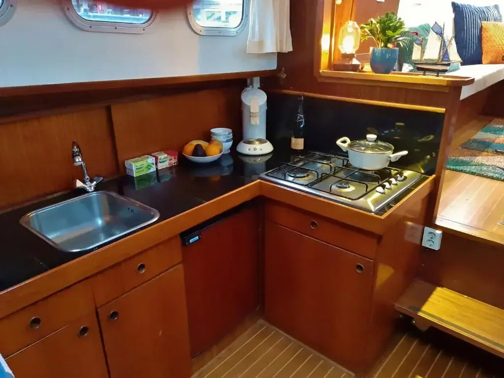 Motor Yacht Almaz