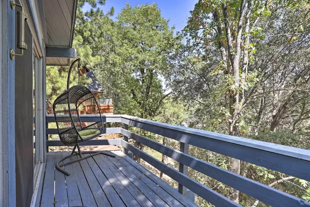 1 Mi to Lake Gregory: Mtn-view Cabin w/ Deck
