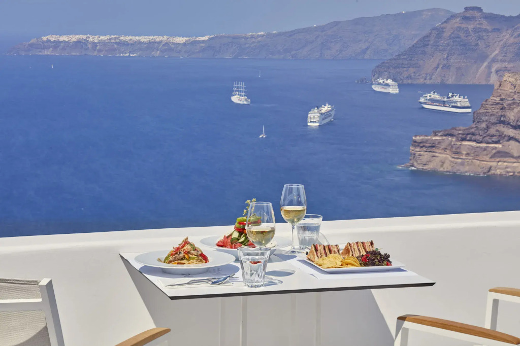 Alti Santorini Luxury Suites