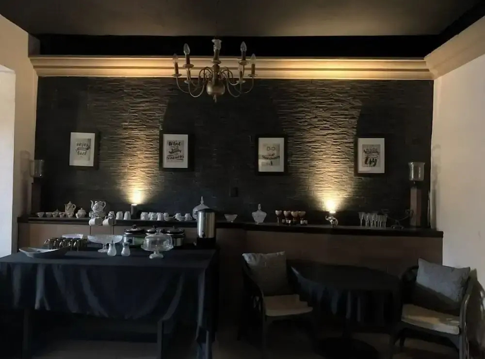 The Black Tree Hotel Boutique