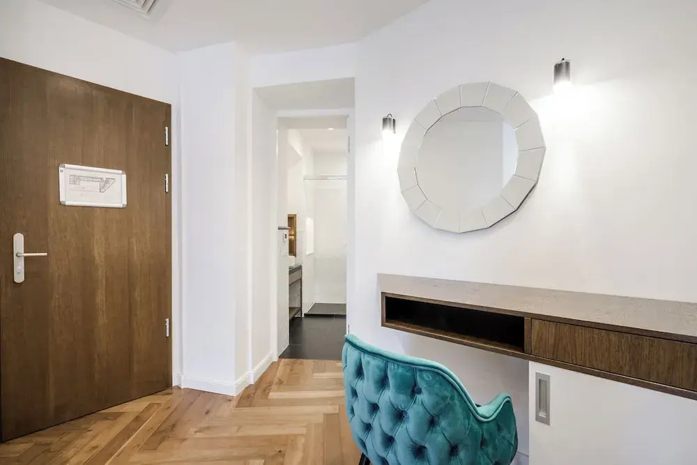 Budapest Eye- Boutique Suites, by BQA