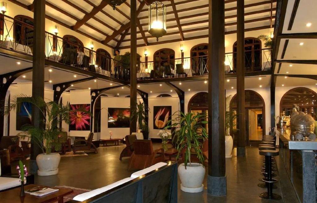Отель Heritage Suites