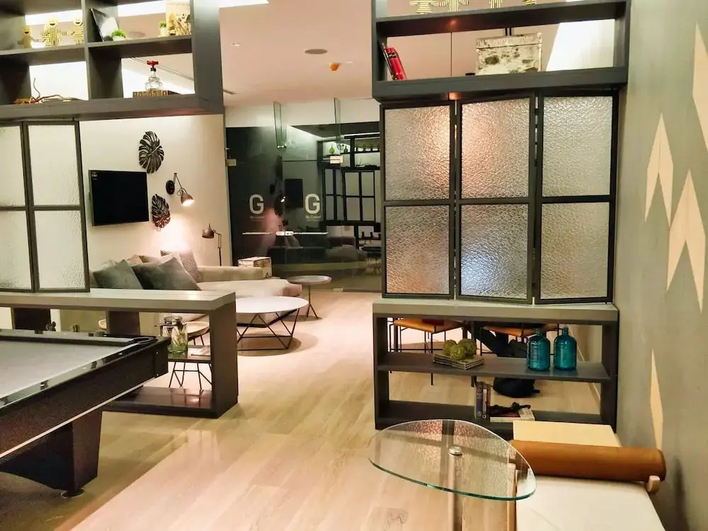 Two Beautiful 1 BR aptssame tower HS WiFiPool