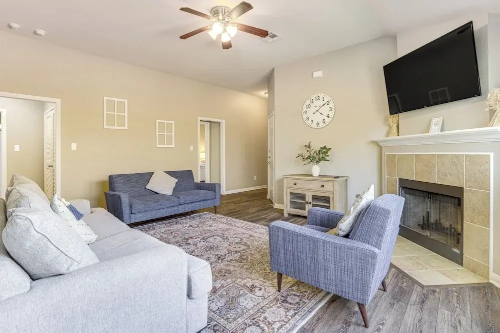 Pet-Friendly Texas Retreat with Fenced-In Yard!