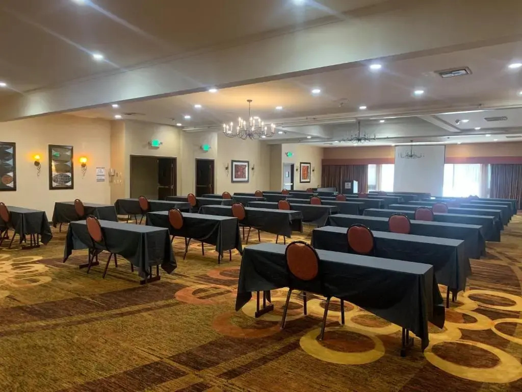 Holiday Inn Dublin - Pleasanton by IHG