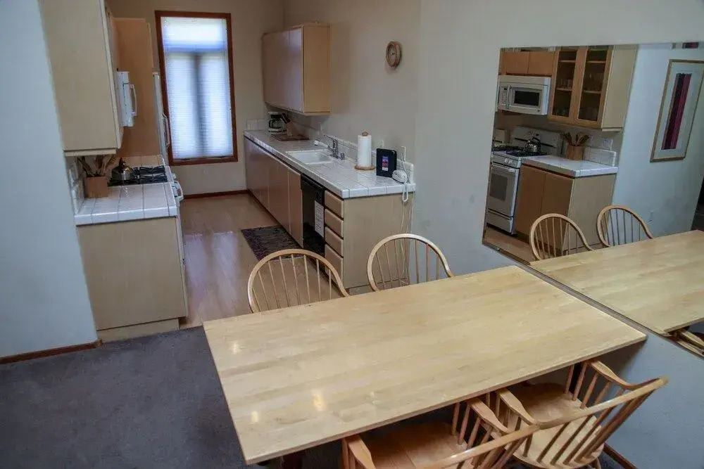 Snowcreek V 933 Bright and Spacious, Private BBQ, Washer Dryer, Pet-Friendly by RedAwning
