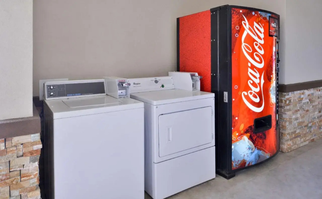 Crystal Inn & Suites IAH Humble
