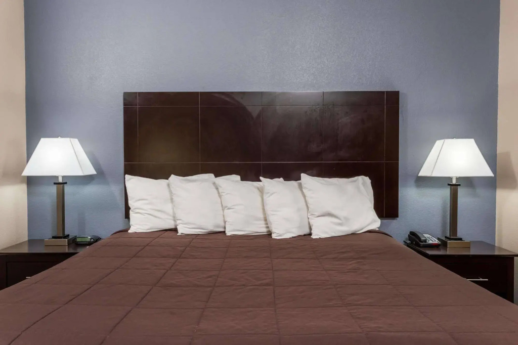 Atria Inn & Suites