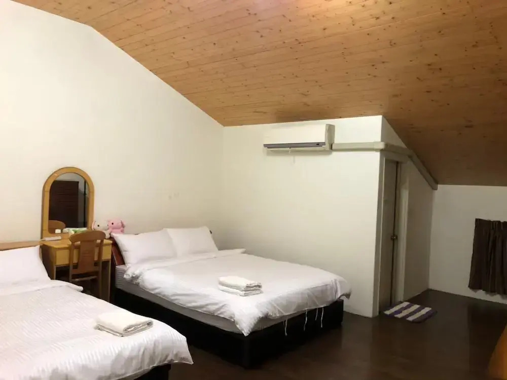 YOLOHO villa