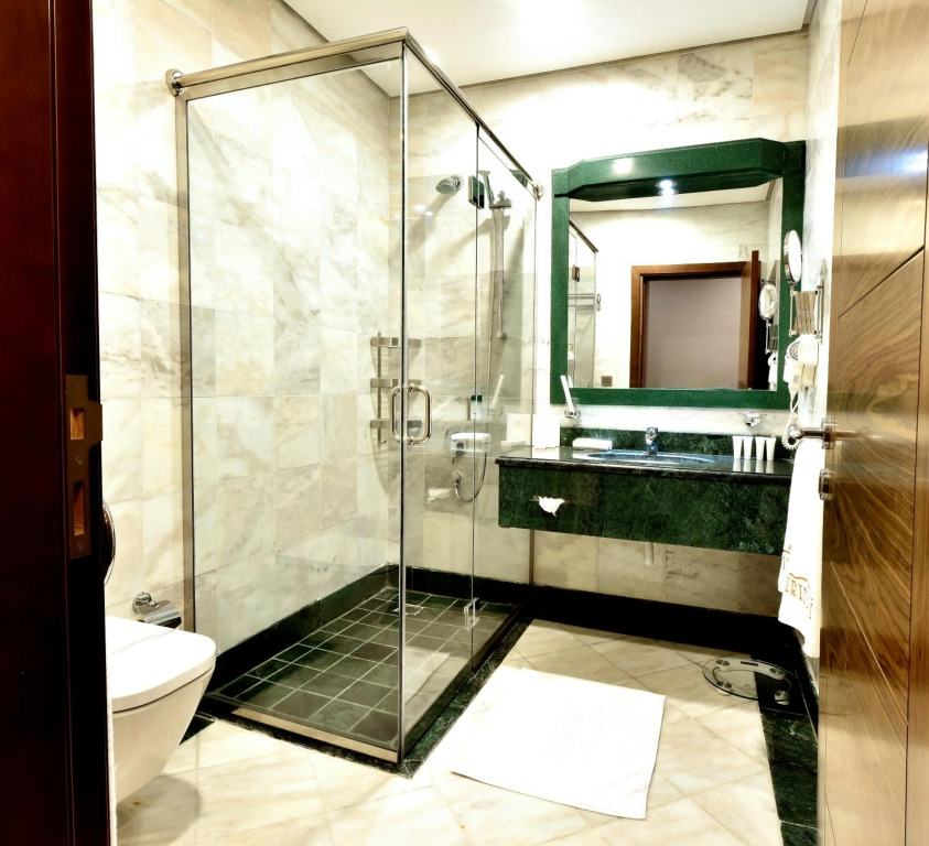 Iridium 70 Hotel