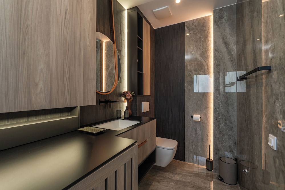 THE SIGNATURE SUITE by DuHomes