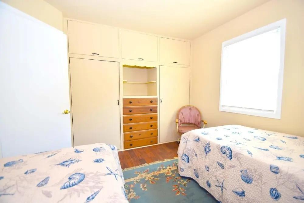 Bayshore Drive 211 3 Bedroom Home by RedAwning
