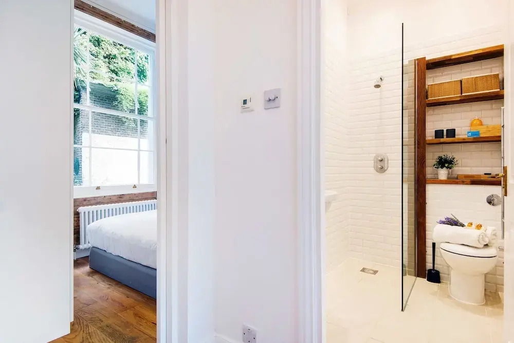 Bright Talbot Road Apartment - MATR6
