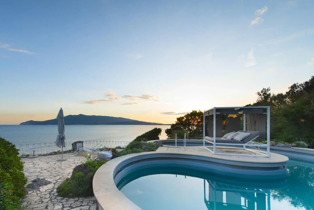 Mare Degli Angeli Splendid Mediterranean Seaside Villa Gardens Pool Almost Heaven