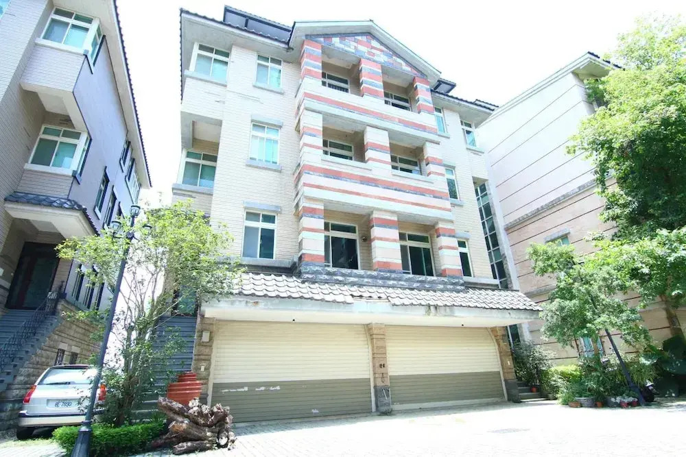 Dan Dan House