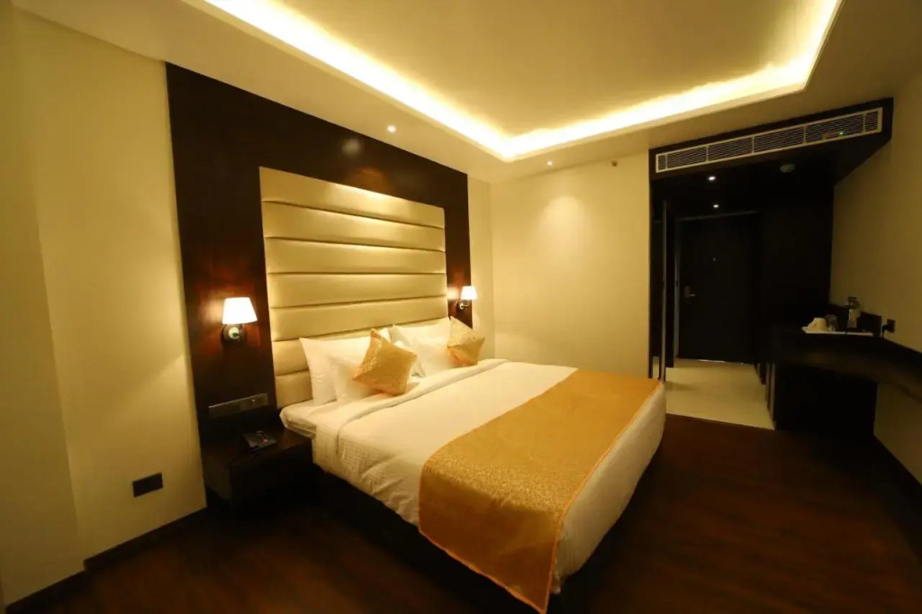 Hotel DVIJ INN