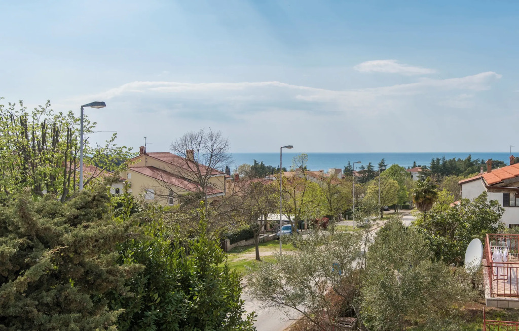 Spacious 3bdr Sea View Apartment Next to the Beach