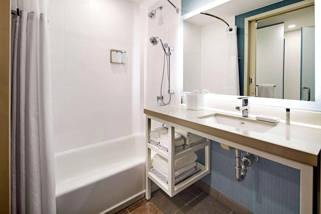 Курорт Anaheim Suites