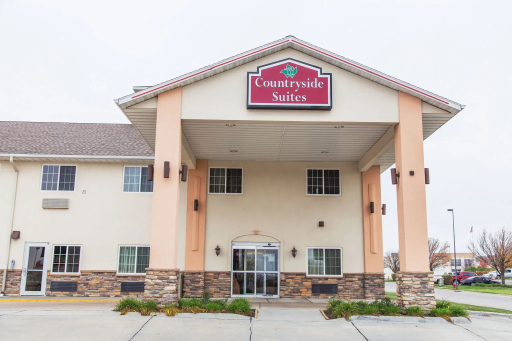 BridgePointe Inn & Suites by BPhotels, Lincoln I-80 & 27th St